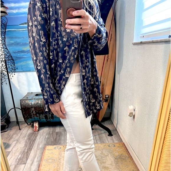 ⭐️VTG Pure Silk,Clio Blouse, Three-Button the Open Front, Excellent Condition,M - Picture 11 of 13